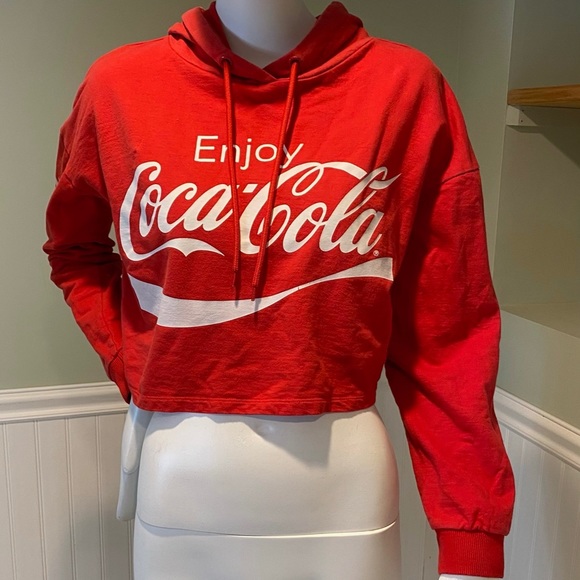 Coca Cola | Tops | Red Cocacola Graphic Cropped Hoodie 0 Cotton Bnwot |  Poshmark